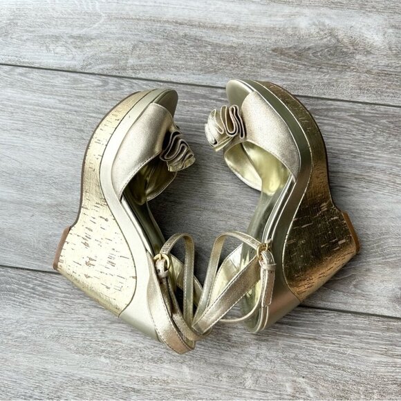 Guess Pewter Metallic Wedge Ankle Strap Peep Toe Heels Shoes Buckle - Picture 9 of 15